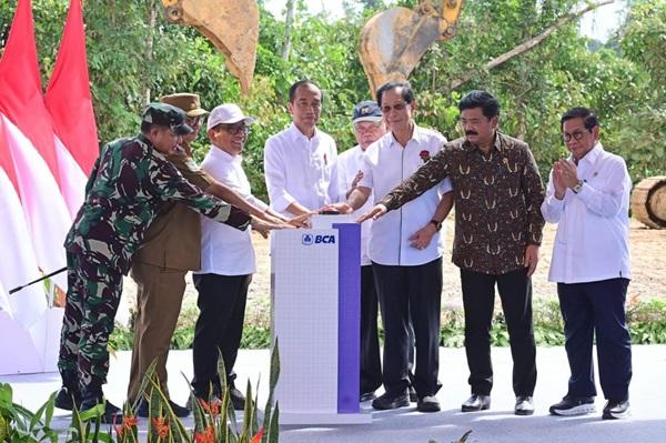 Panglima TNI Dampingi Presiden RI Groundbreaking dan Resmikan Infrastruktur di IKN