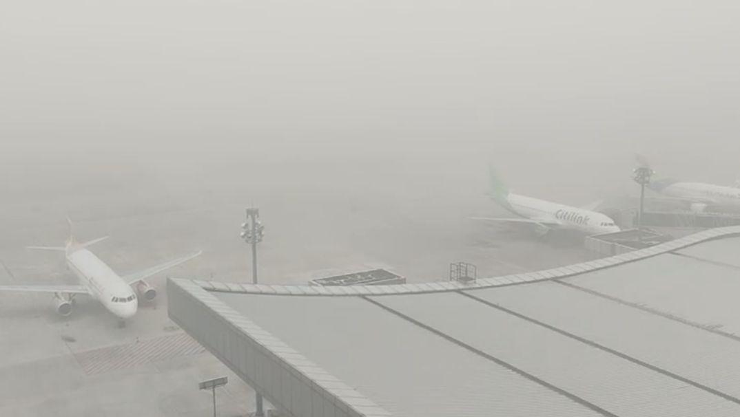 Bandara SSK II Pekanbaru Diselimuti Kabut Tebal, Dua Penerbangan Tujuan Jakarta Terpaksa Ditunda