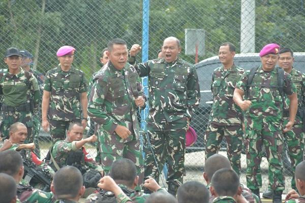 KAS Kormar Tinjau Kesiapan Prajurit Marinir Jelang Penugasan di Daerah Strategis