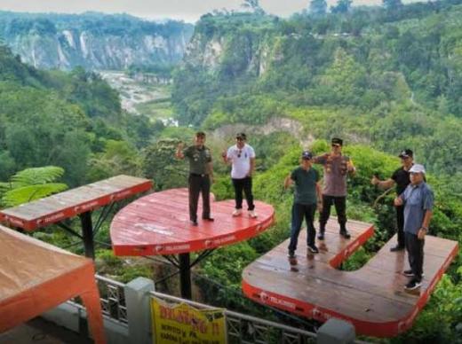 Sandiaga Uno Targetkan Kunjungan Wisata ke Bukittinggi Meningkat