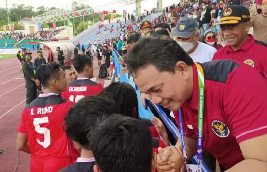 Siraman Bonus Achsanul Qosasi Pembakar Semangat Pemain Timnas U-23