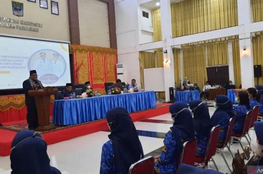 Bupati Padang Pariaman Minta 116 PNS yang Baru Dilantik Berdomisili di Daerah