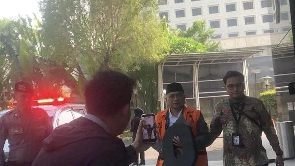 Tiba di Gedung KPK Pukul 09.08 WIB, Mantan Menag Yaqut Lempar Pesan Singkat