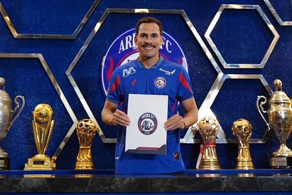 Jadi Pemaing Asing Terakhir Direkrut Arema, Pablo Oliveira Senang Sekali