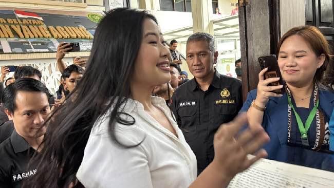 Perkara Medsos Mabes Polri, Laras Faizati Bebas Bersyarat