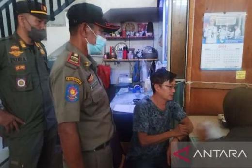 Didatangi Tim 7 Payakumbuh, Pengunjung Cafe Berhamburan karena tak Puasa