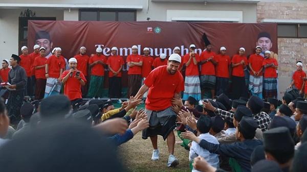 Madura United FC Launching dan Perkenalkan Pemain di Pondok Pesantren