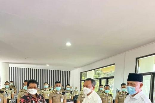 Bank Nagari Bantu 30 Komputer untuk IPDN Kampus Sumbar