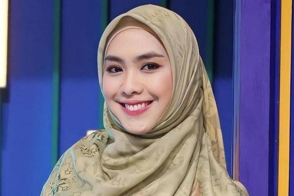 Oki Setiana Dewi Tak Mau Ikut Campur Urusan Perceraian Ria Ricis dan Teuku Ryan