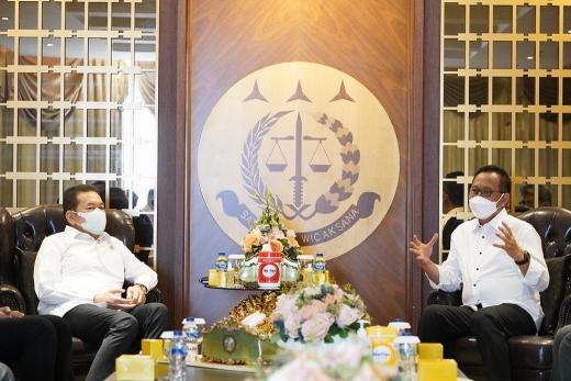 Kepala Otorita IKN Sambangi Kejagung, Ini yang Dibahas