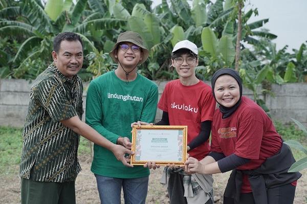 Kontribusi Nyata Akulaku Group Dukung Kelestarian Lingkungan di Hutan Kota Ujung Menteng