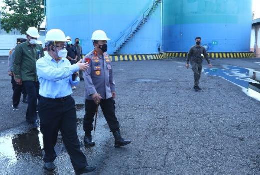 Sambangi PT Sawit Tunggal Arta Raya (STAR) Bali, Kapolri Pastikan Stok dan Harga Migor Sesuai HET Dipasaran