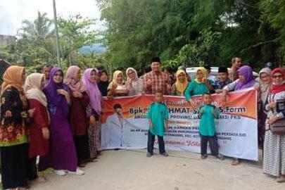 Anggota DPRD Resmikan Betonisasi Jalan Kompleks Jihad Indah Persada Duo