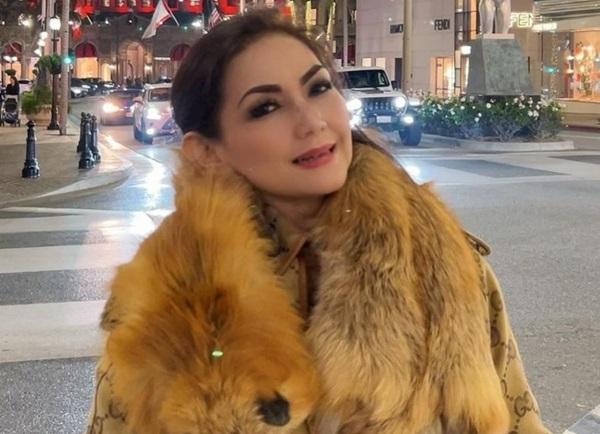 Ditanya Kemungkinan Rujuk dengan Farhat Abbas, Nia Daniaty Pilih Bungkam