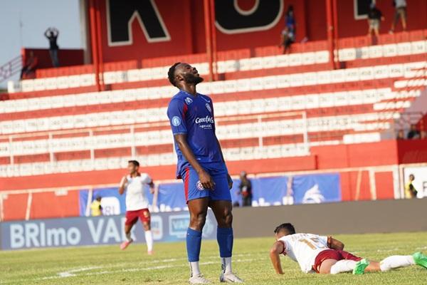 Pelatih Joel Cornelli Berdalih Arema FC Kurang Beruntung