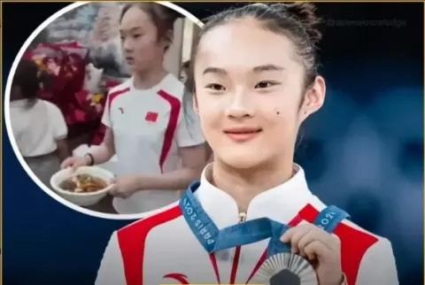 Rendah Hati, Masih Pakai Seragam, Atlet Cantik Peraih Medali Perak Olimpiade Ini Kembali Jadi Pelayan Restoran