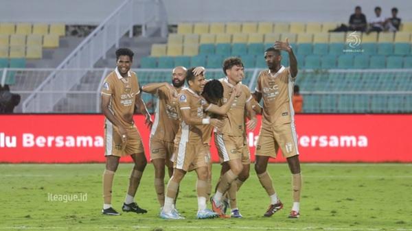 Debut Damion Lowe Sukses Amankan Lini Belakang Bali United