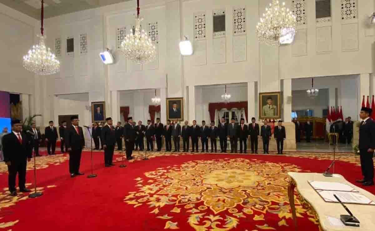 Presiden Jokowi Lantik Tiga Menteri dan Satu Wakil Menteri