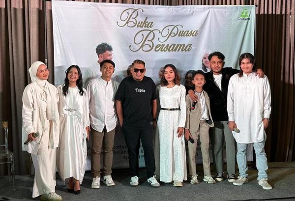 Pepep ST12 Ciptakan Lagu Lebaran, Dinyanyikan Artis dari Dua Suara Media