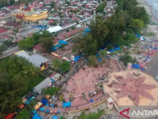 Selama Festival Pantai PAD Pariaman Capai Rp422 Juta