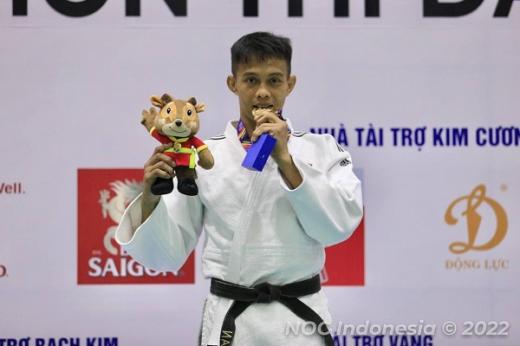 Iksan Apriyadi, Kuatkan Asa Bangun Dojo di Kampung Halaman