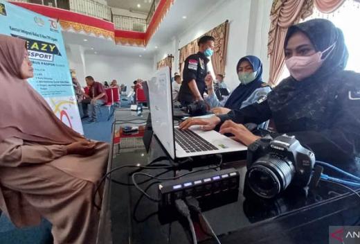Kemenkumham Sumbar Apresiasi Layanan Eazy Passport Imigrasi Agam di Pasbar