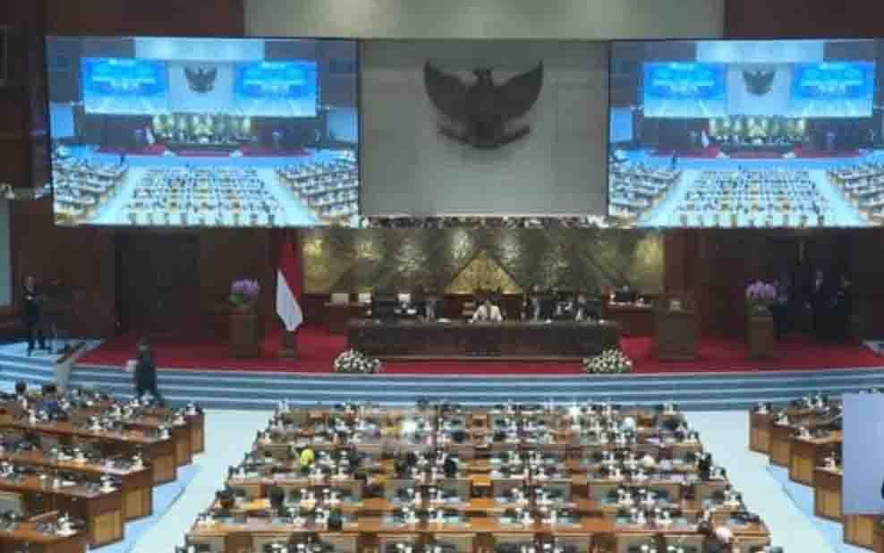 Rapat Paripurna Sahkan Revisi UU Kepolisian Sebagai RUU Usul Inisiatif