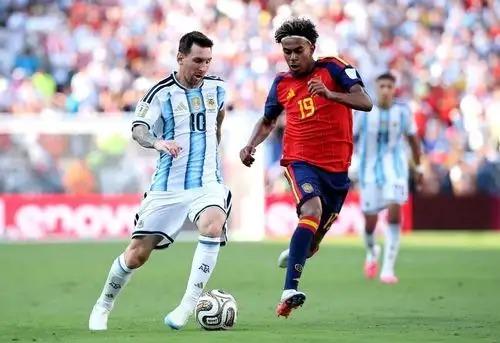 Cetak Sejarah Baru, Spanyol Juara Dunia Sekaligus Sapu Bersih Penghargaan