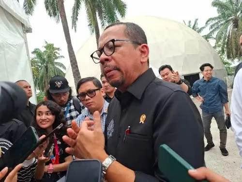 Smart TV untuk 330 Ribu Sekolah, Risiko Mubazir Jika Listrik Tak Merata