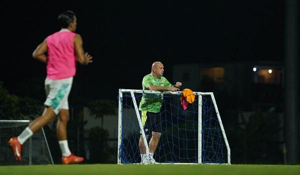 Jelang Lawan Bhayangkara FC, Pelatih Persib Siapkan Gim Internal