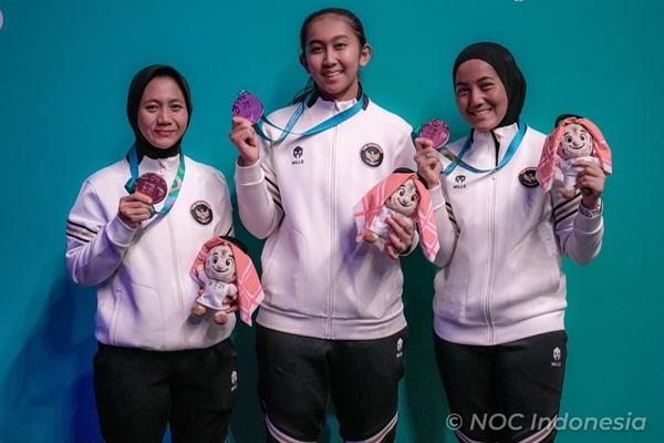 WartaPKU Anggota Beregu Sabre Putri Ind