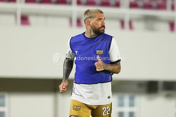 Kolovos Hafal Lagu Anak-anak Indonesia