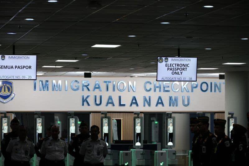 Modus Liburan Terbongkar, Imigrasi Kualanamu Tahan 13 Calon Haji Ilegal