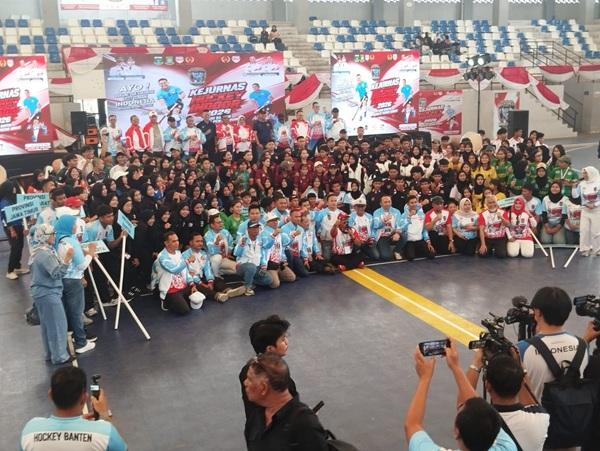 WartaPKU.com Bersama panitia dan peserta.