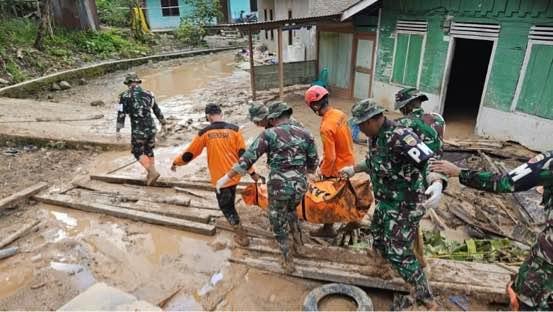 Duka Berlarut di Sumatra, 113 Ribu Warga Bertahan di Tenda Pengungsian