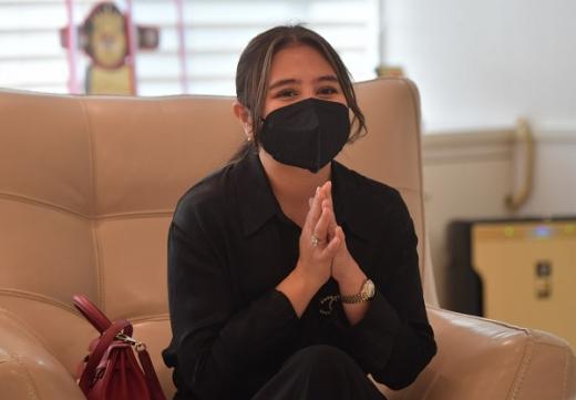 Ucapan Terimakasih Prilly Buat Dukungan Menpora Amali