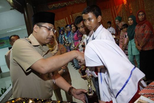Anak Padang Panjang Berpeluang Menuntut Ilmu Sampai ke Negeri China