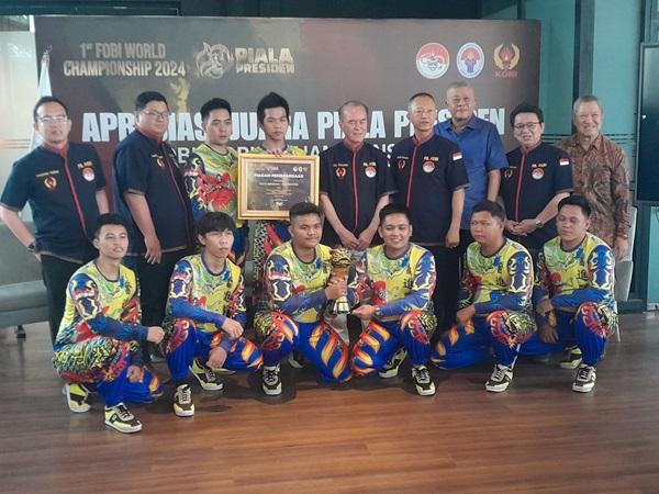 WartaPKU.com Edy Kusuma bersama Tim Barongs