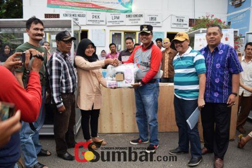 Bupati Bantu Sarana Usaha Masyarakat Kubang