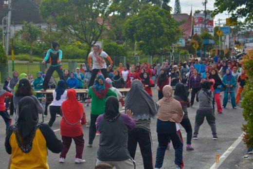 Car Free Day Kota Padang Panjang Diisi Dengan Senam Kesehatan
