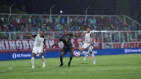 Semangat Juang Pemain Malut FC Dipuji Hendri Susilo