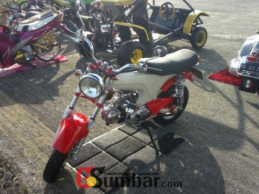 Motor peserta kontes. Motor peserta kontes.