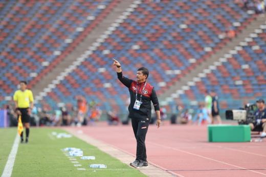 Sholat di Mesjid Nabawi, Indra Sjafri Doakan Timnas Indonesia Bisa Lolos ke Putaran Final Piala Asia U 23 2024