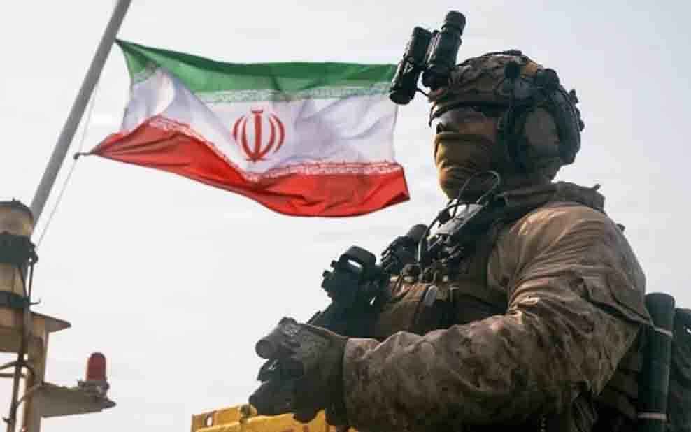 Bersihkan Puing Gudang Rudal di Bawah Tanah, Logistik Militer Iran Pulih
