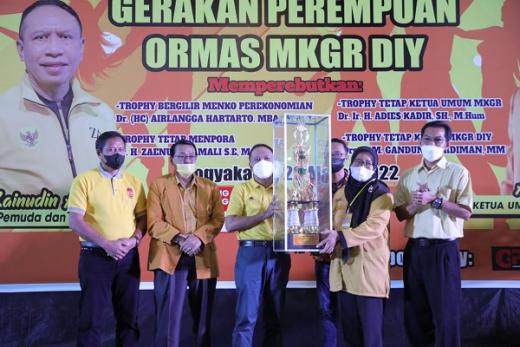Kelompok Masyarakat Giatkan Indonesia Bergerak Dapat Apresiasi Menpora Amali