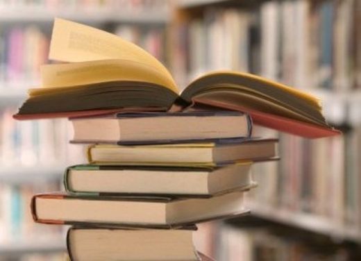 Asati Beri Bantuan Kamus Bahasa Inggris Bagi Pelajar di Sei Nyalo Pesisir Selatan