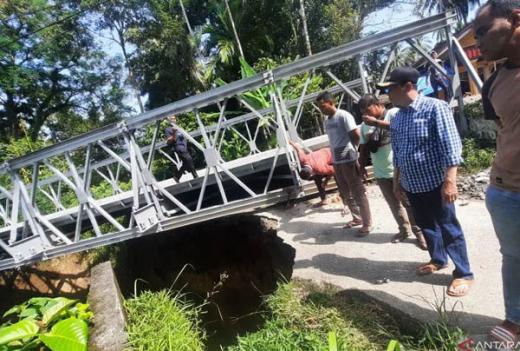 Amblas, Jalan Pemprov Sumbar di Kuranji Hulu Padang Pariaman Terancam Ditutup