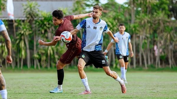Uji Coba Lawan Garudayaksa FC, Van Gastel: Banyak Harus Diperbaiki