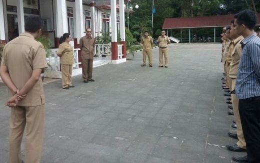 Jelang Cuti, Bupati Pimpin Apel di Lingkungan Sekretariat Daerah Kabupaten Kepulauan Mentawai