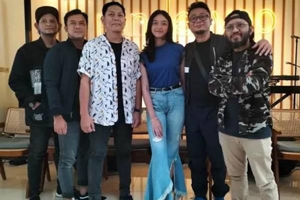 Think A Belle Luncurkan Lagu Mini Album Ilusi: Kental dengan Lagu Cinta